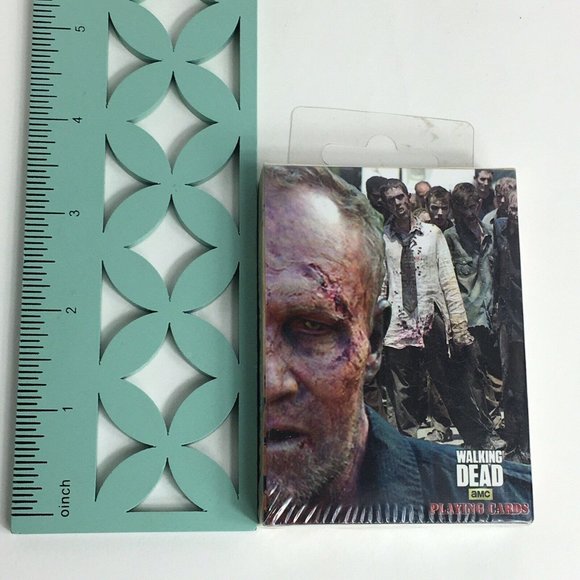 The Walking Dead Playing Cards 2013 AMC Cardinal Industries Zombies Monster New - Picture 7 of 12